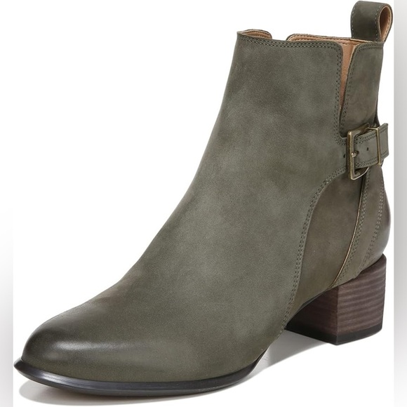 Vionic‎ Sienna Olive Green Genuine Suede Ankle Boots Waterproof Chelsea Size 6.5 - Picture 1 of 6